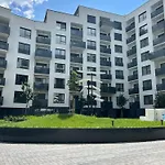 Apartment Meridian - Stylish Brand New In The Center & Free Garage Parking Pressburg