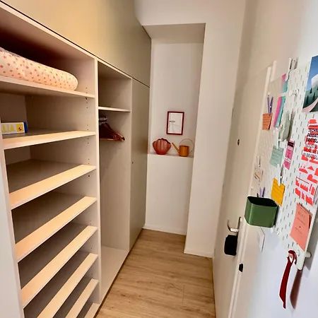 Meridian - Stylish Brand New In The Center & Free Garage Parking *