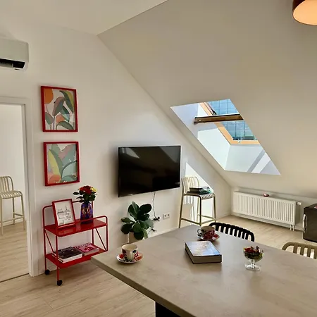 Meridian - Stylish Brand New In The Center & Free Garage Parking Lägenhet *