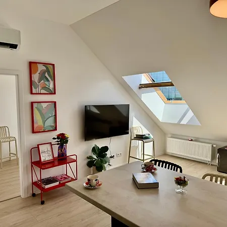 Meridian - Stylish Brand New In The Center & Free Garage Parking Apartmán *