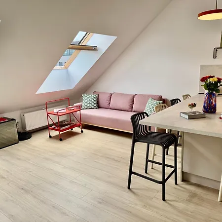 Lägenhet Meridian - Stylish Brand New In The Center & Free Garage Parking *