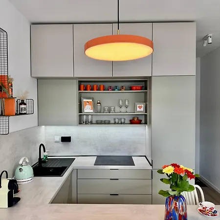 Lägenhet Meridian - Stylish Brand New In The Center & Free Garage Parking *