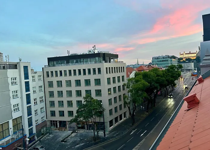 Apartmán Meridian - Stylish Brand New In The Center & Free Garage Parking *