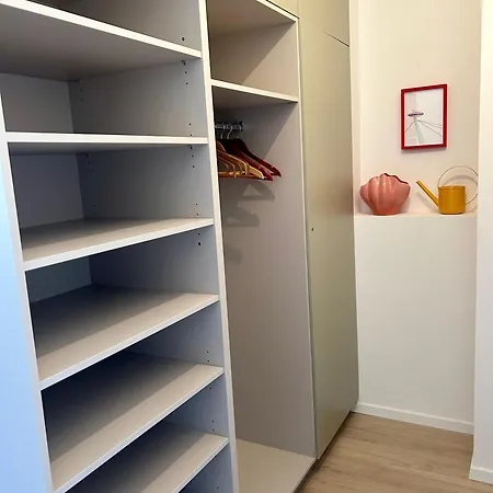 Meridian - Stylish Brand New In The Center Apartment