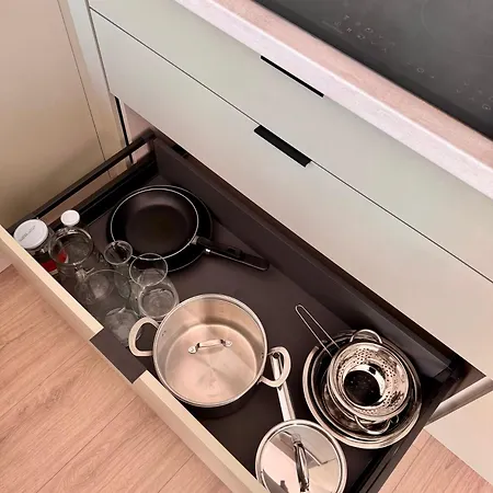 Meridian - Stylish Brand New In The Center Apartment Bratislava