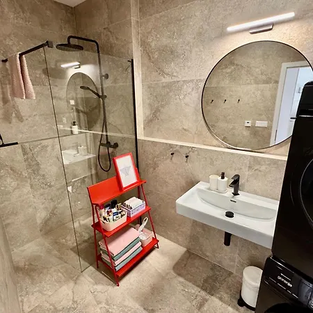 Appartamento Meridian - Stylish Brand New In The Center & Free Garage Parking Bratislava