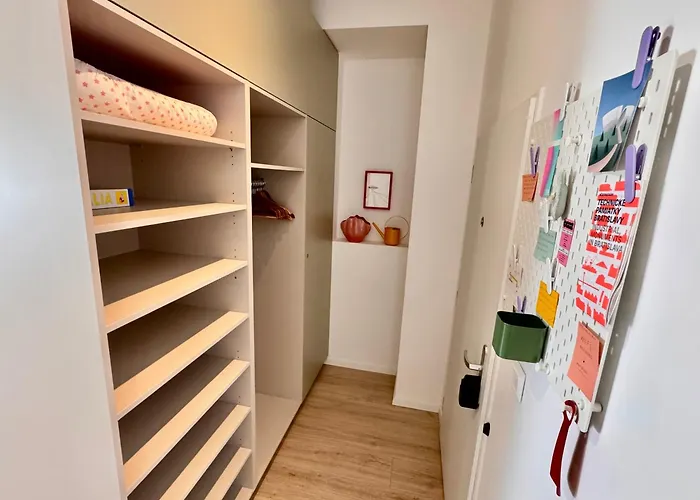 Meridian - Stylish Brand New In The Center & Free Garage Parking *