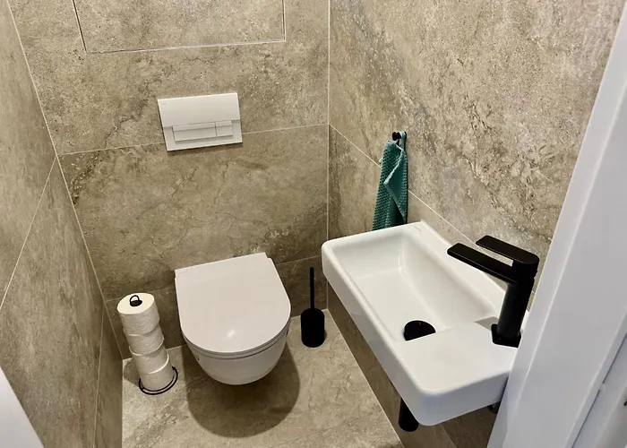 Meridian - Stylish Brand New In The Center & Free Garage Parking * Pozsony