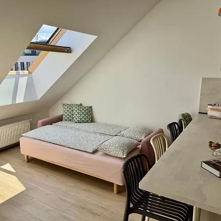 아파트 Meridian - Stylish Brand New In The Center & Free Garage Parking *