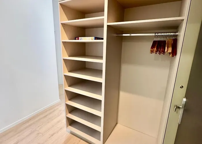 Meridian - Stylish Brand New In The Center & Free Garage Parking